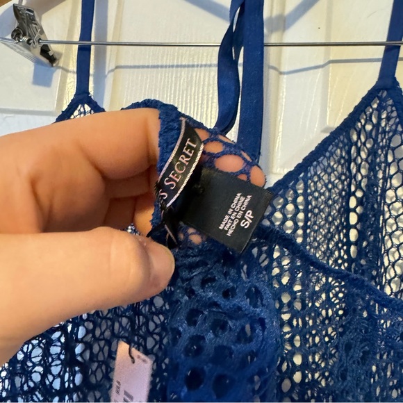 Victoria's Secret Blue Fishnet Lace Cropped Camisole | New with Tags 0338 - Picture 6 of 6